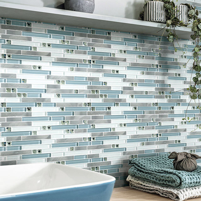 White Color Strip Shape Decoration Backsplash Wall Glass Mosaic Mixed With Metal Mosaic Tiles